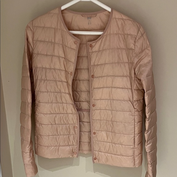 Uniqlo Jackets & Blazers - Uniqlo Women's Light Pink Puffer Jacket